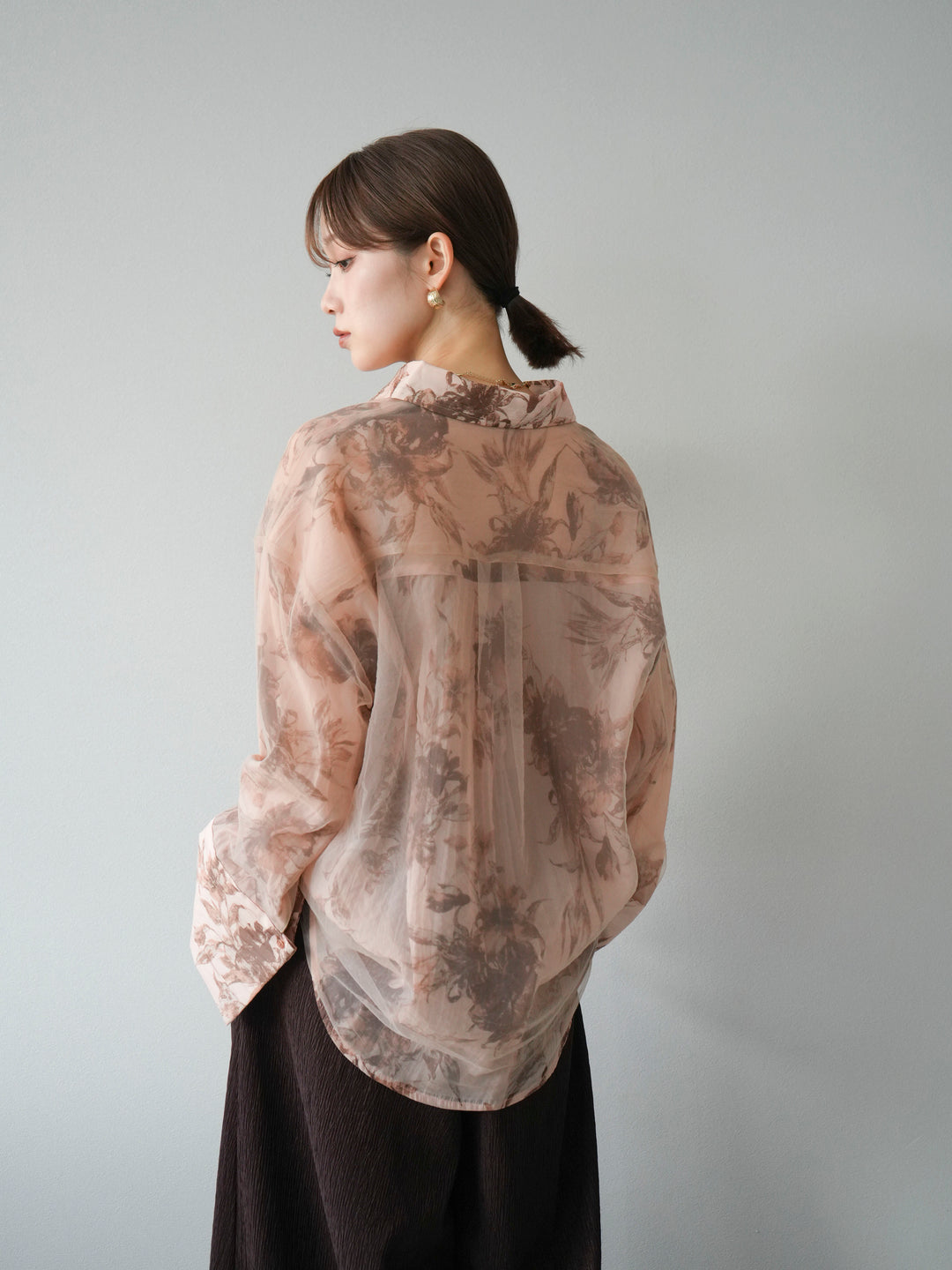 [予約]チュールドッキングフラワー柄オーバーサイズシャツ/ブラウン