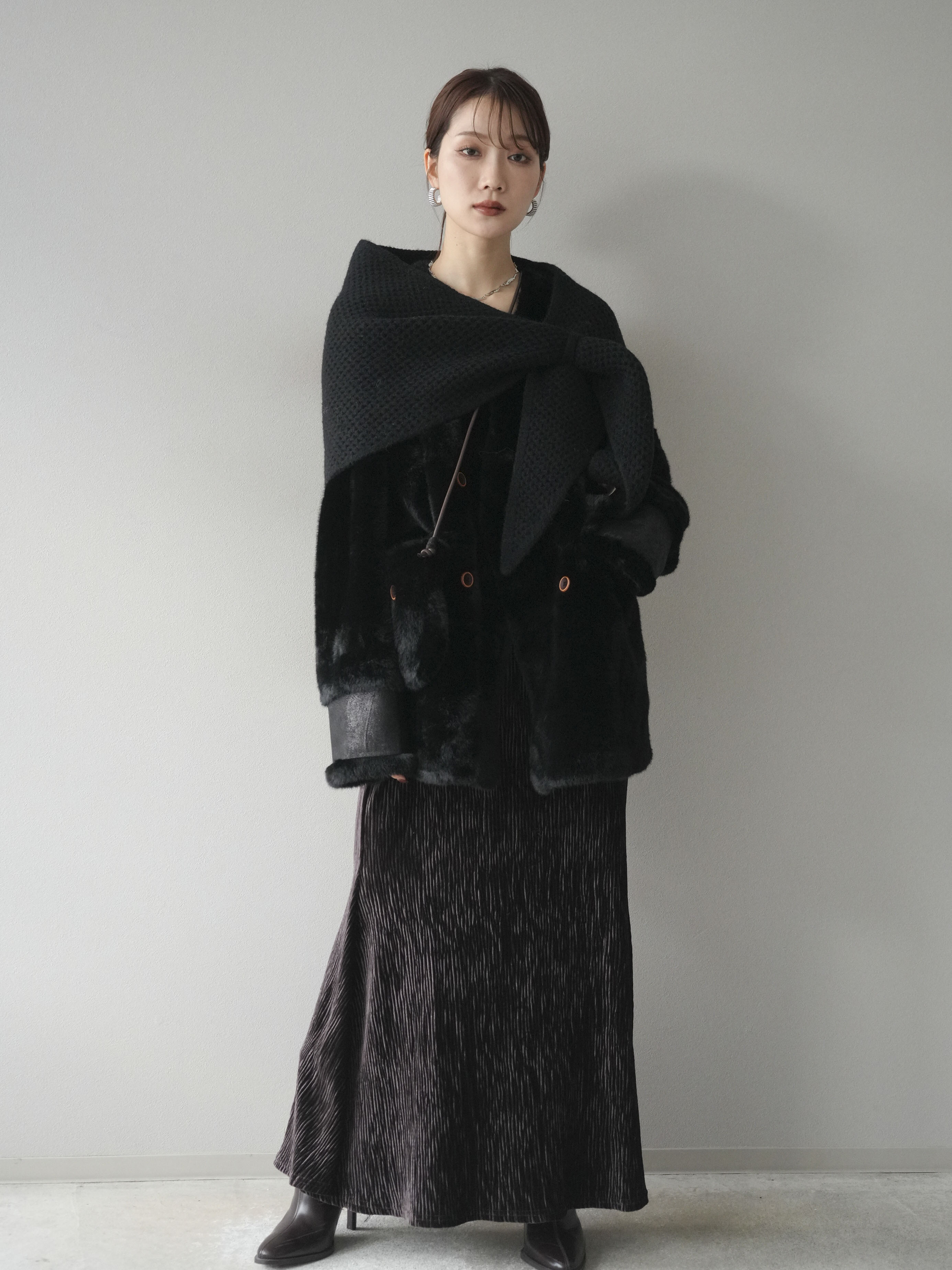 予約]バッグ付エコファーノーカラーコート/black – Lumier