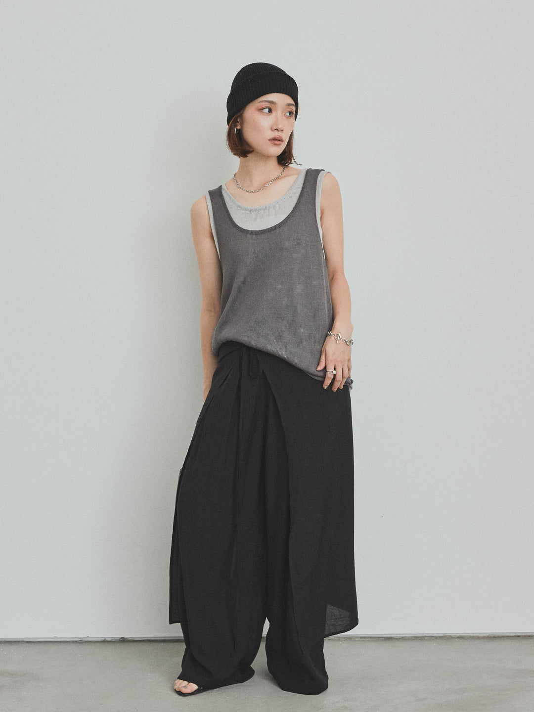 [SET]バイカラーレイヤードニットタンクトップ+ワッシャーサテンレイヤードスカートパンツ(2set)