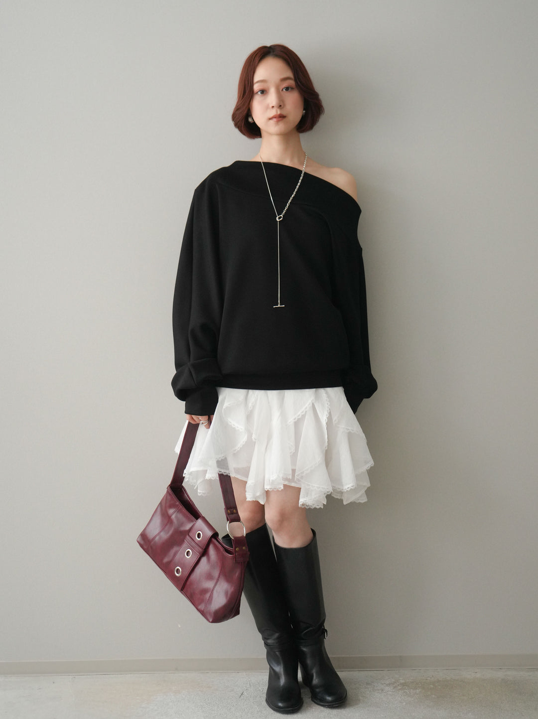 [SET]アシンメトリーオフショルポンチプルオーバー+ラッフルレースミニスカート(2set)