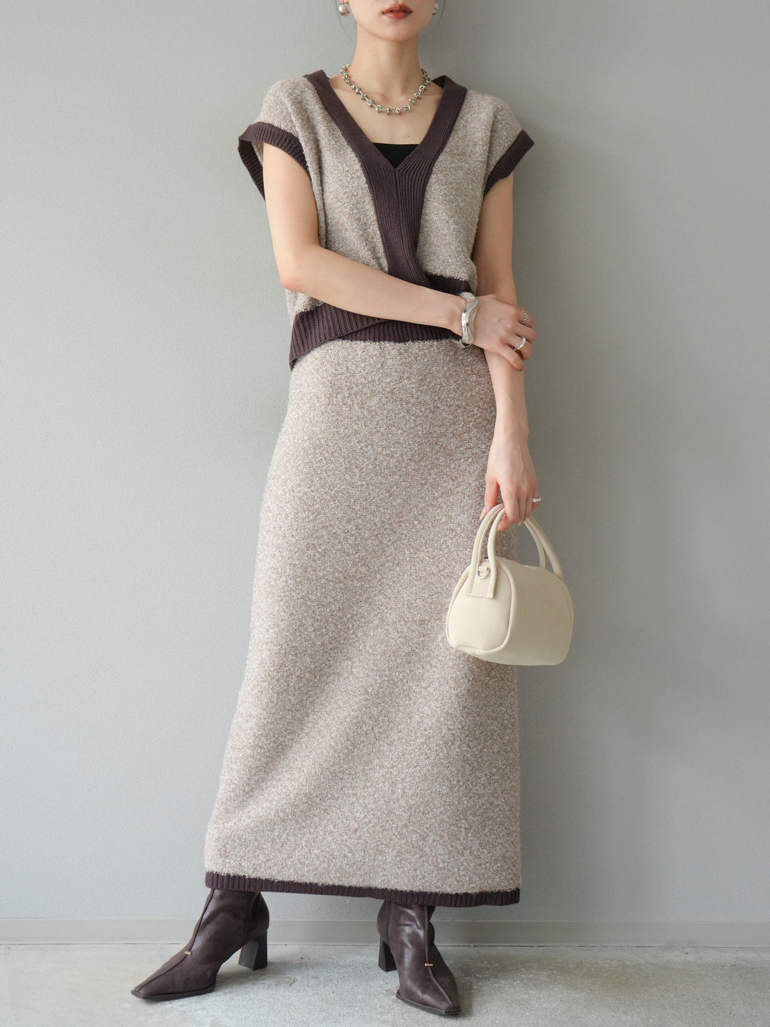 [予約]ブークレバイカラータイトニットスカート/ベージュ