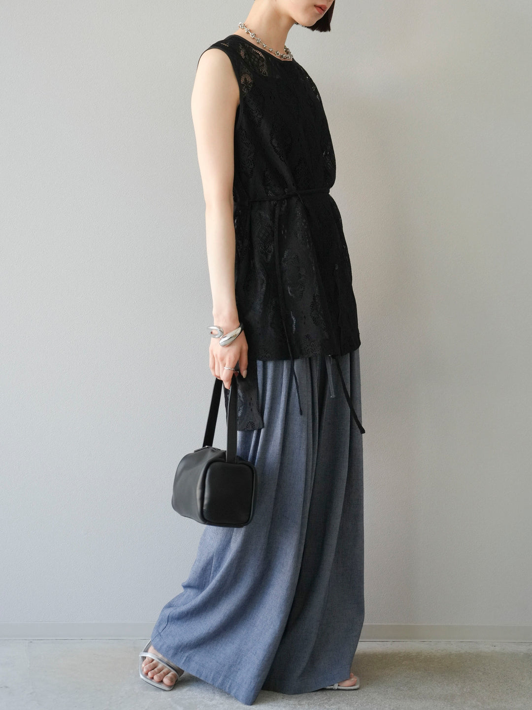 【預購】仿亞麻雙褶設計寬褲/藏青色