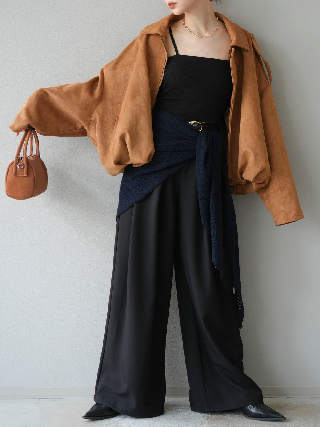 [預購] 皮帶環設計寬褲/黑色