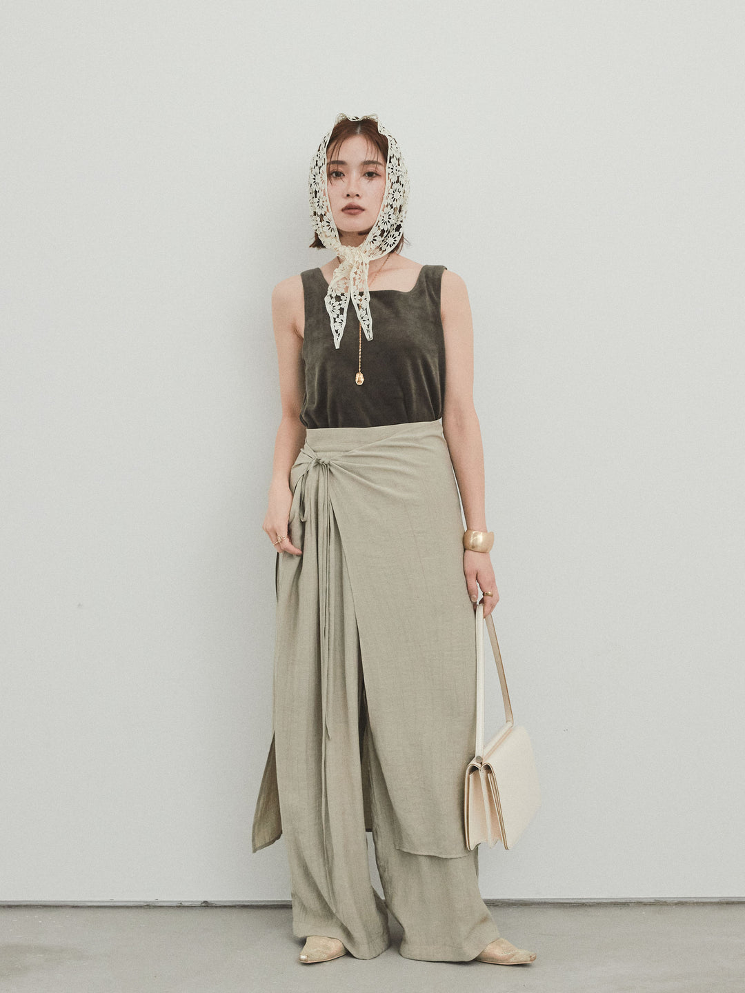 [予約]スクエアベロアタンクトップ/チャコール