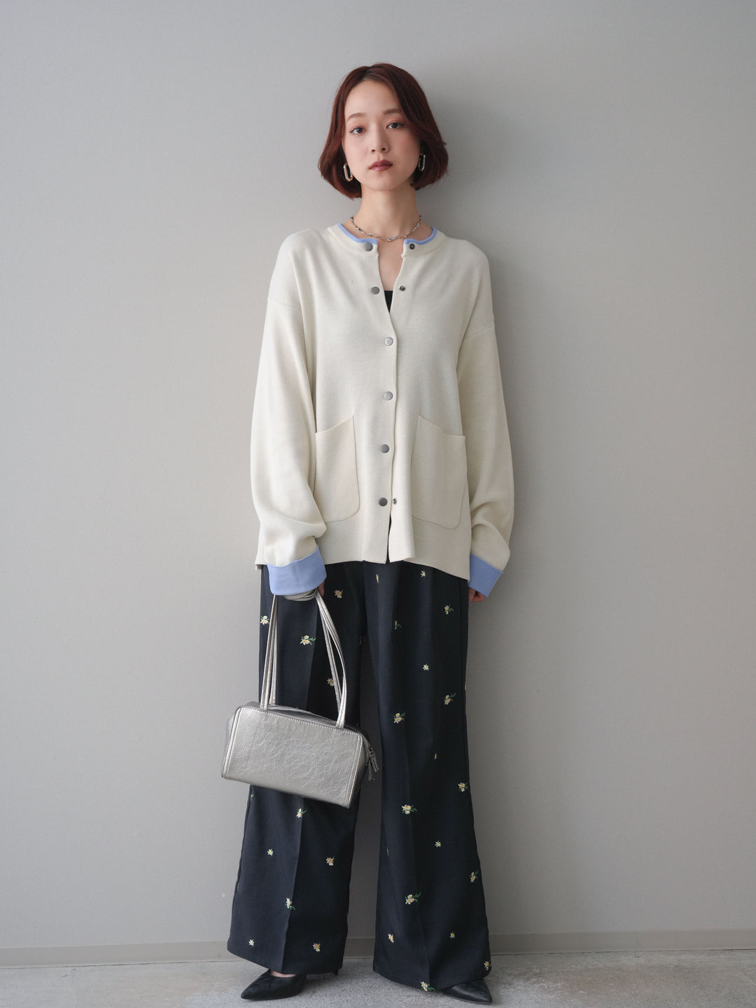 [予約]フラワー刺繍タックパンツ/navy