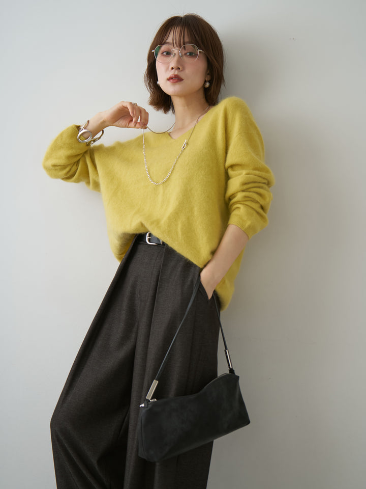 [予約]カシミア混フェザータッチVネックニットトップス/green