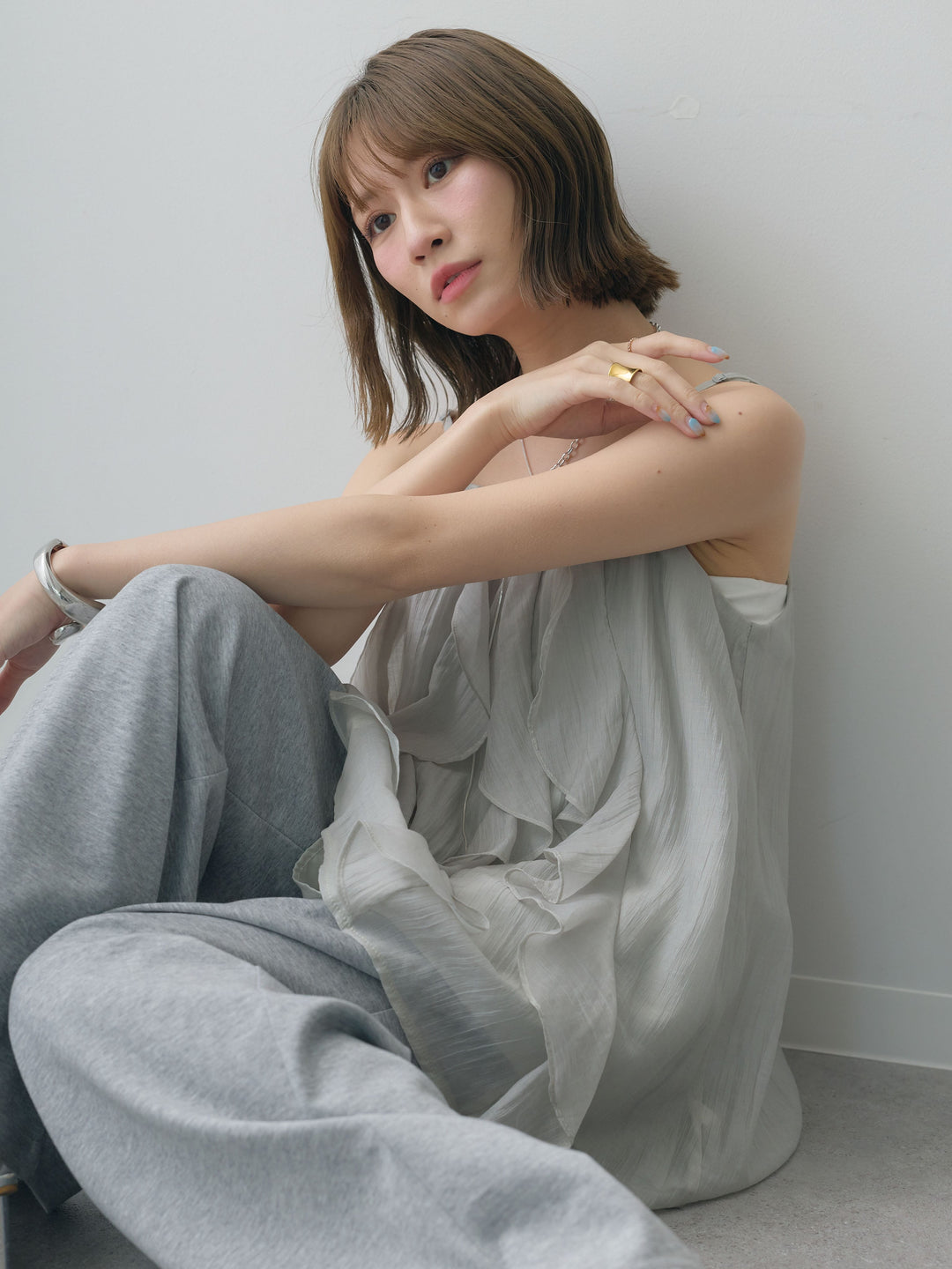 [SET]フロントラッフルシアーキャミソール+リラックスドレープスウェットパンツ(2set)