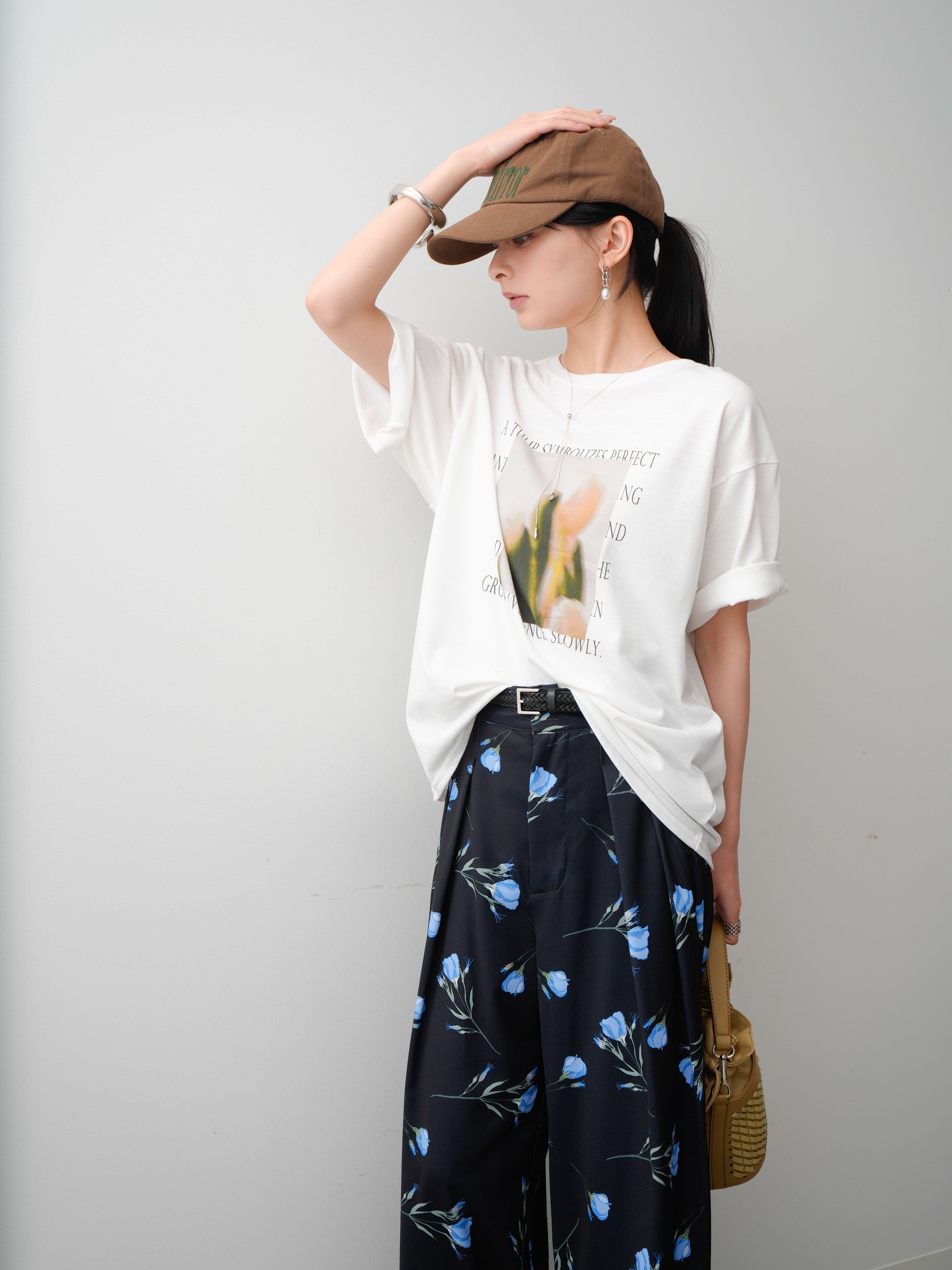 SET]フラワーフォトTEE+フラワープリントドレープタックパンツ(2set