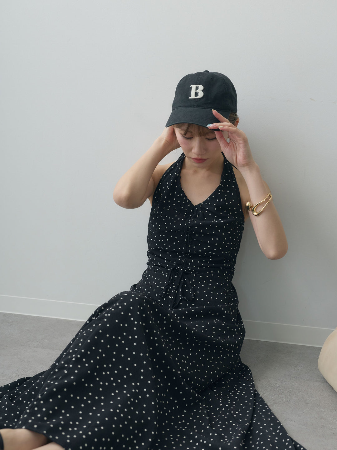 [予約]ホルターネックドット柄シャーリングデザインワンピース/black