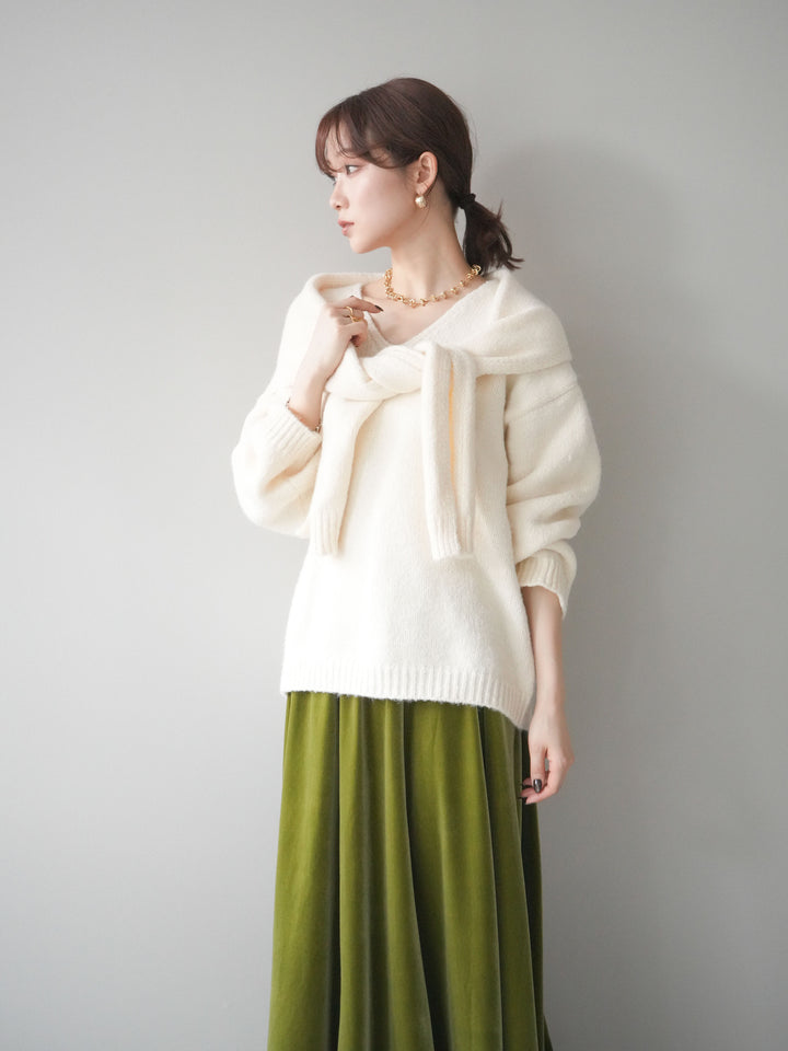 [予約]ストール付きVネックニットプルオーバー/white