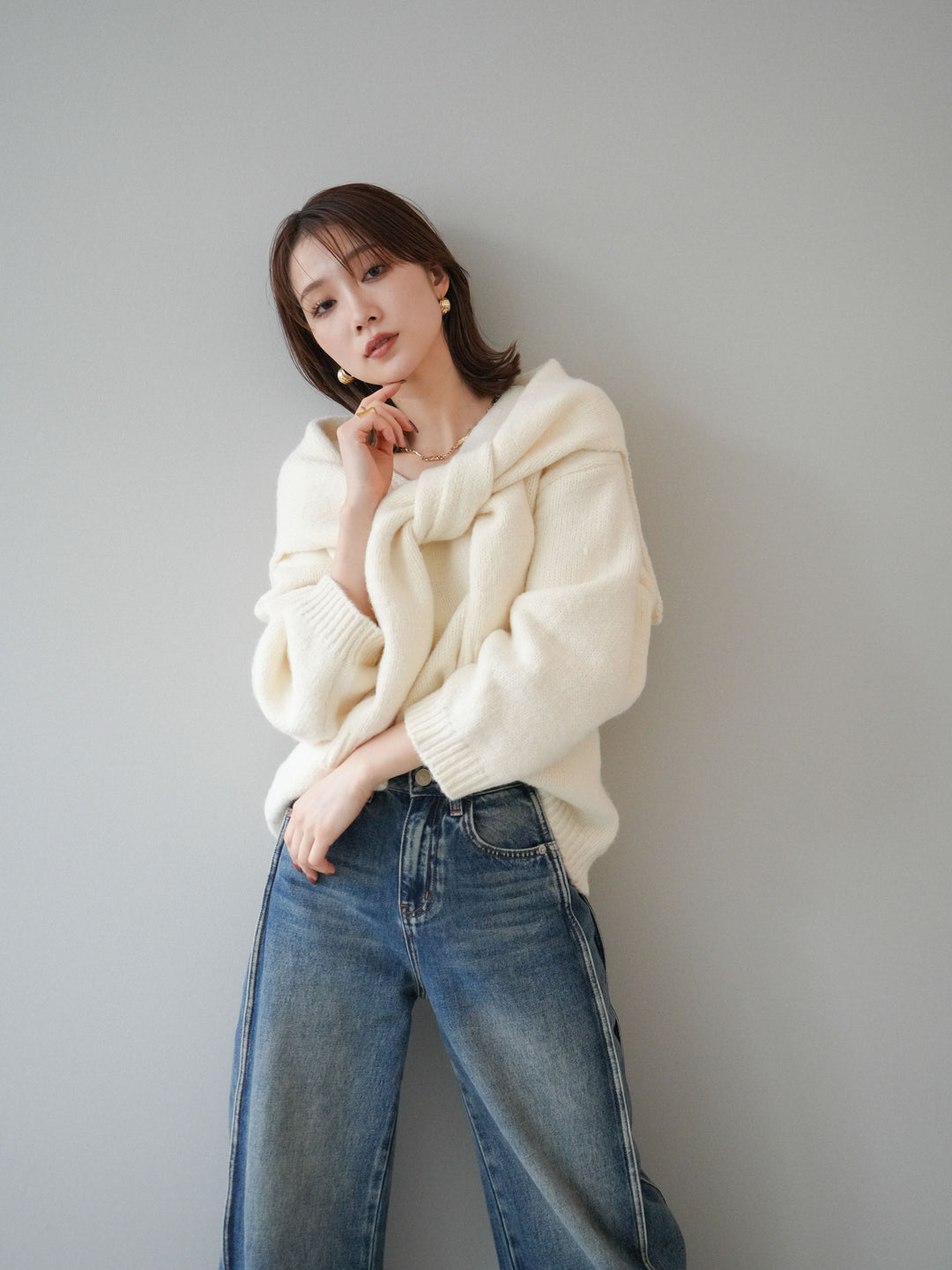 [予約]ストール付きVネックニットプルオーバー/white