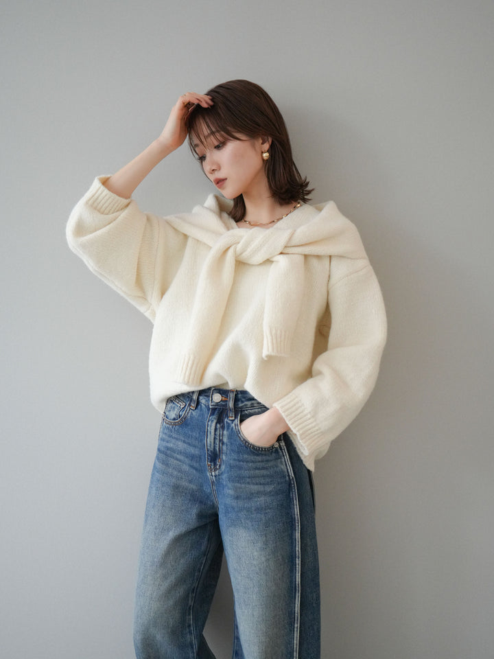 [予約]ストール付きVネックニットプルオーバー/white