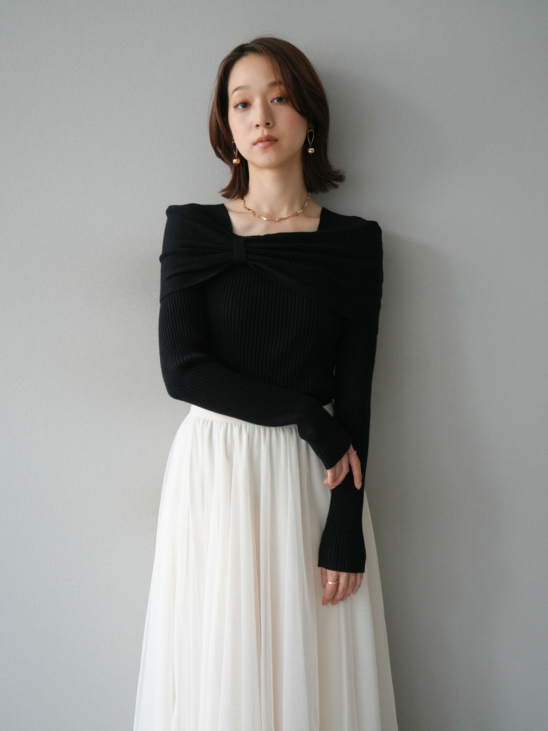 [予約]リボンモチーフオフショルリブニットトップス/black