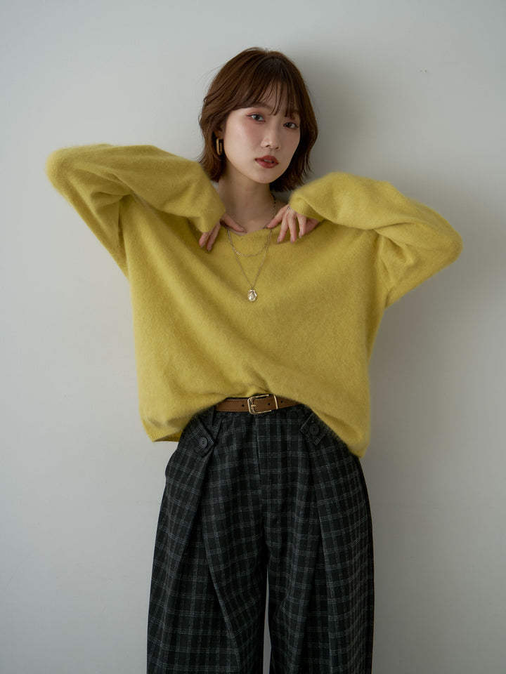 [予約]カシミア混フェザータッチVネックニットトップス/green