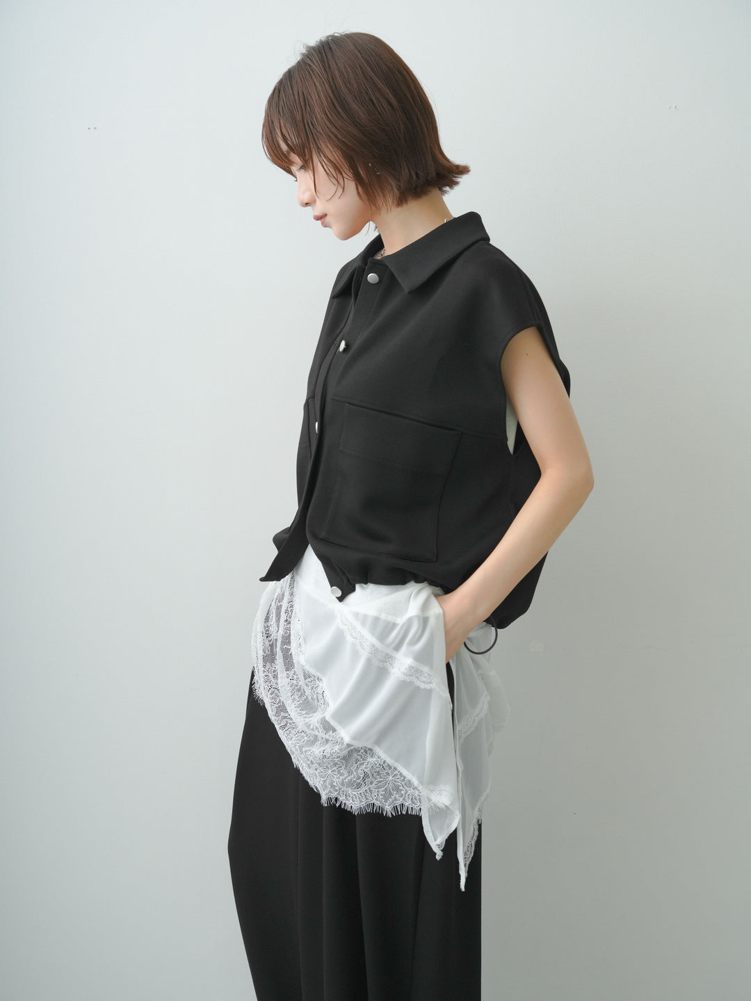 [予約]ヘムアシメレースドッキングノースリトップス/white