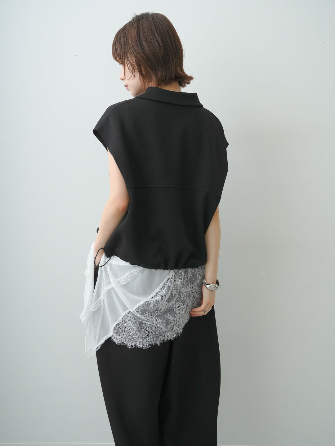 [予約]ヘムアシメレースドッキングノースリトップス/white