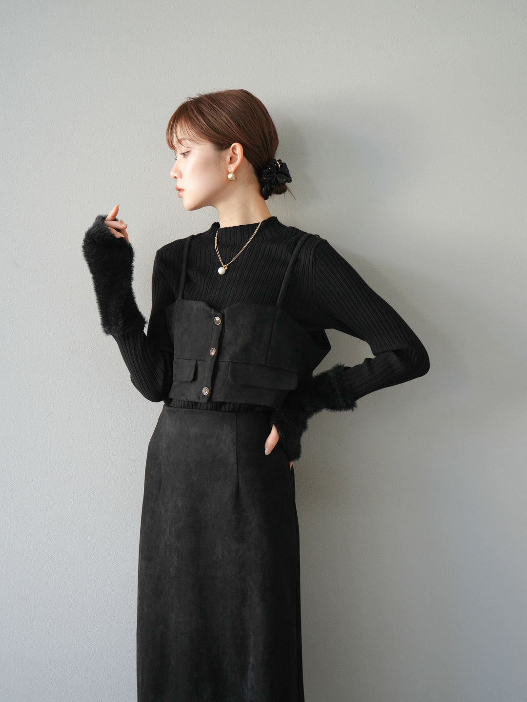 [SET]スウェードビスチェ+アームシャギーランダムリブニットトップス+スウェードIラインスカート(3set)