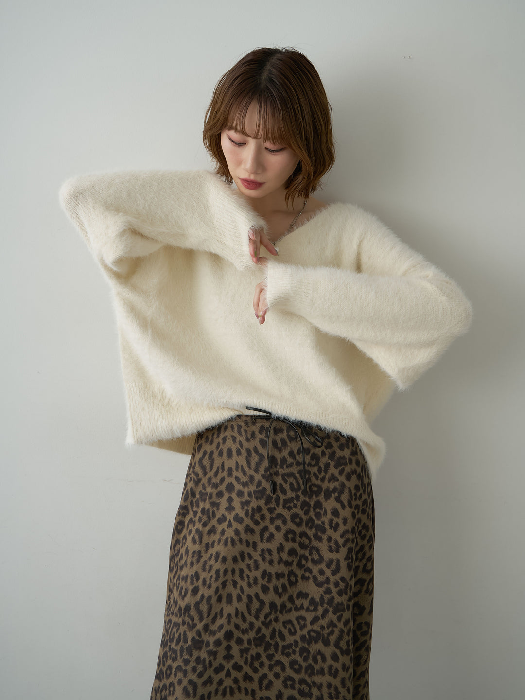[SET]バックリボンVネックシャギーニットトップス+バックリボンVネックシャギーニットトップス(2set)
