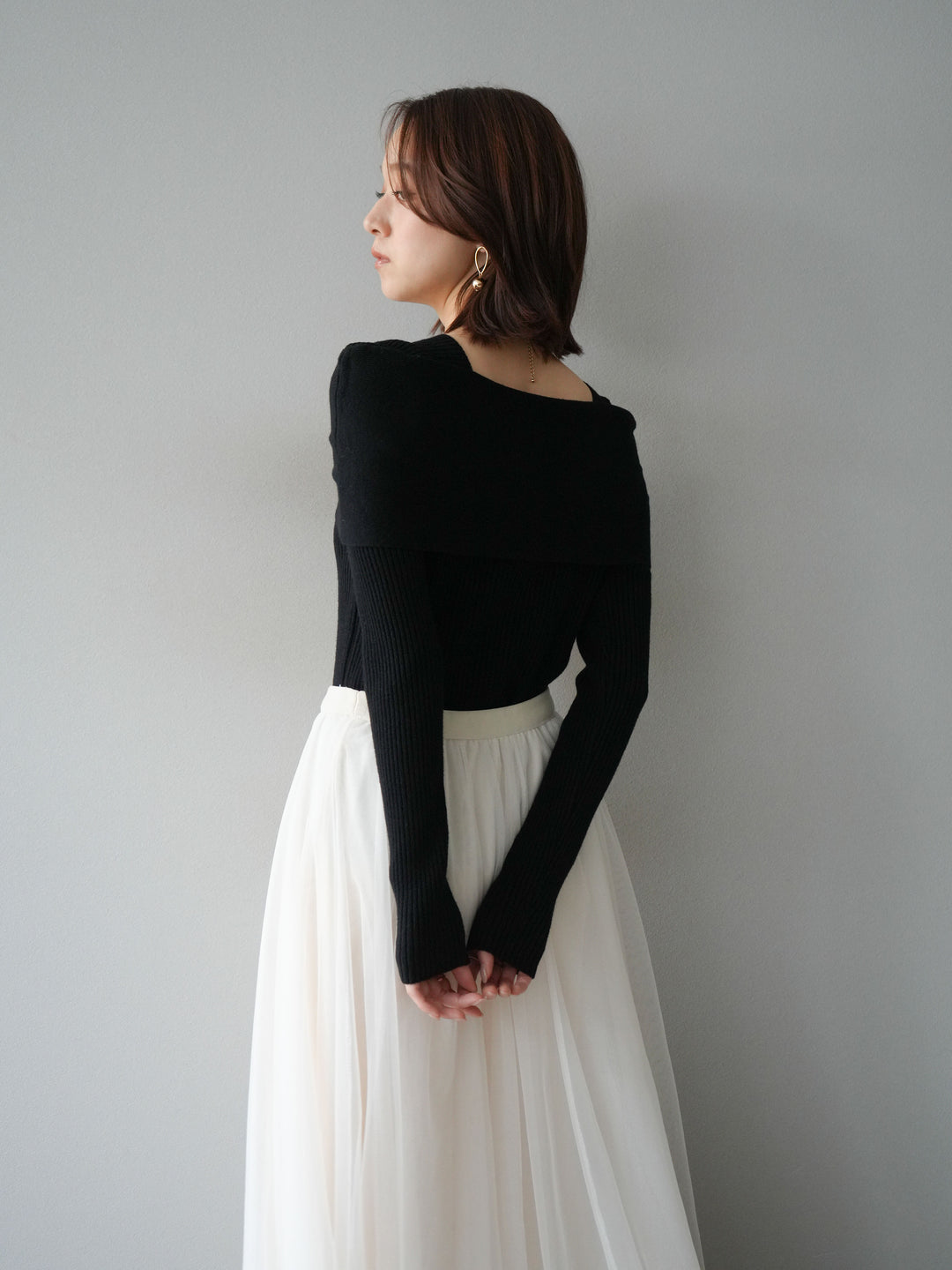 [予約]リボンモチーフオフショルリブニットトップス/black