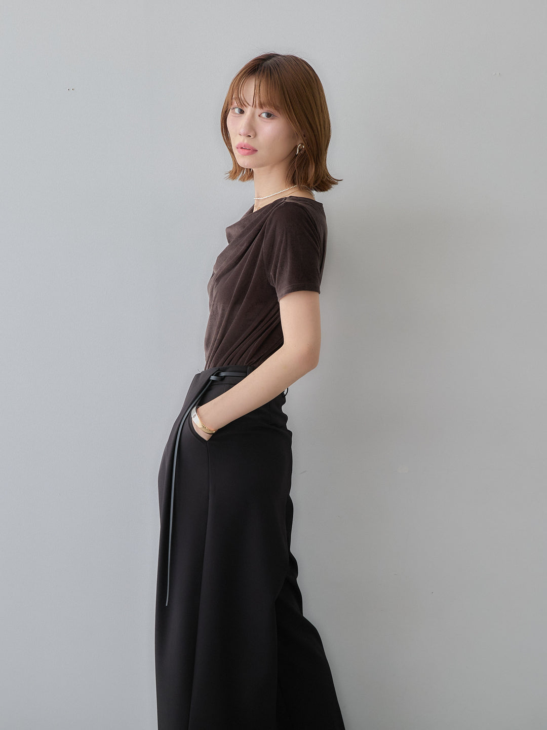 [SET]アシメネックシアーベロアトップス+ベルトループデザインワイドパンツ(2set)