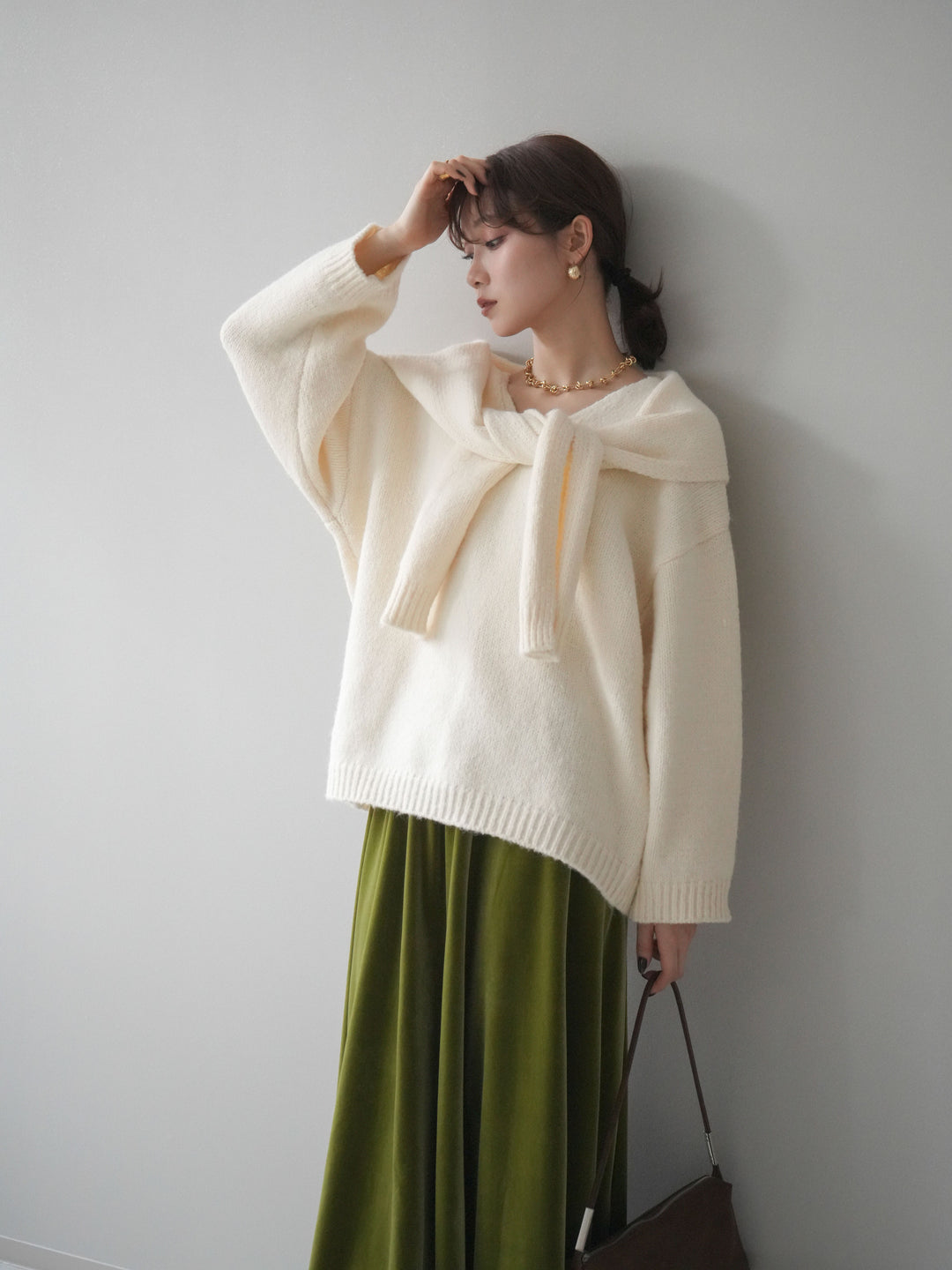 [予約]ストール付きVネックニットプルオーバー/white