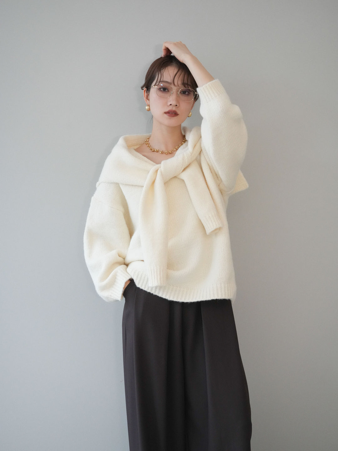 [予約]ストール付きVネックニットプルオーバー/white