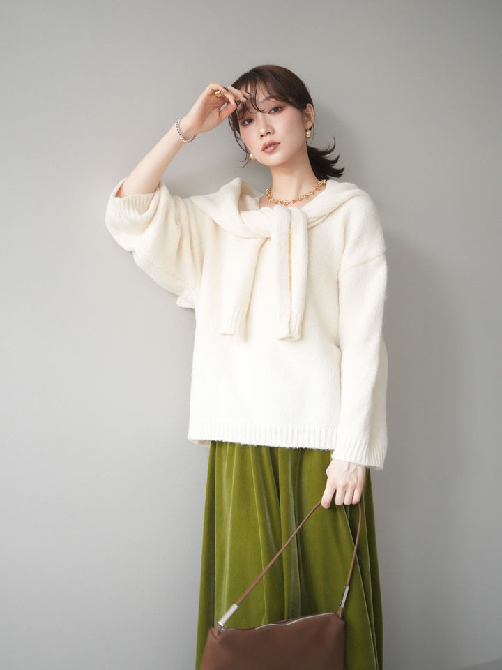 [予約]ストール付きVネックニットプルオーバー/white