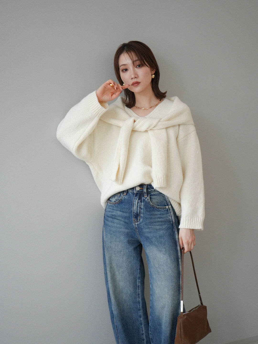 [予約]ストール付きVネックニットプルオーバー/white