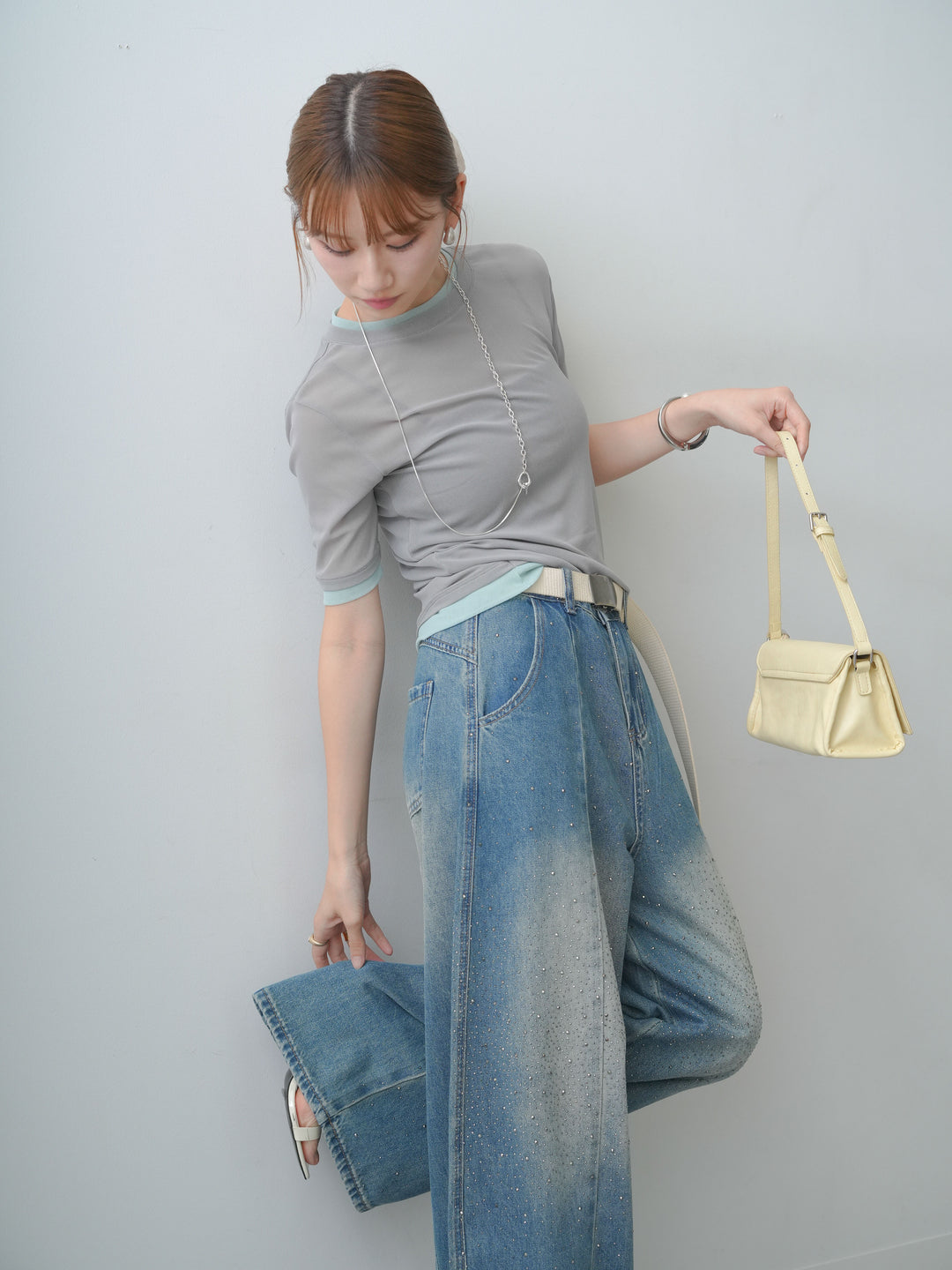 [SET]トリムレイヤードシアー半袖トップス+フロントビジューカーブデニムパンツ(2set)