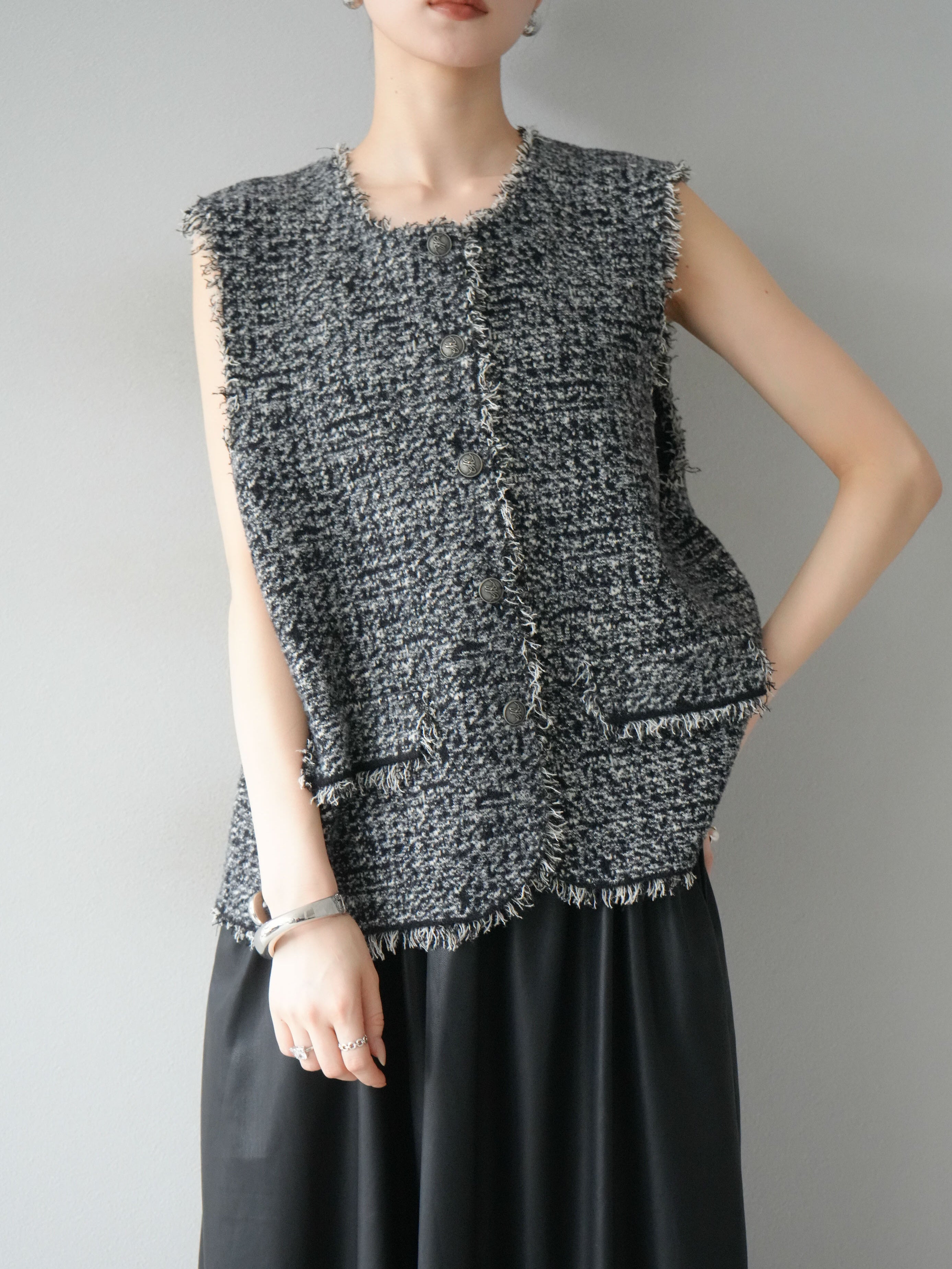 予約]ミックスツイードフリンジニットベスト/ブラック – Lumier