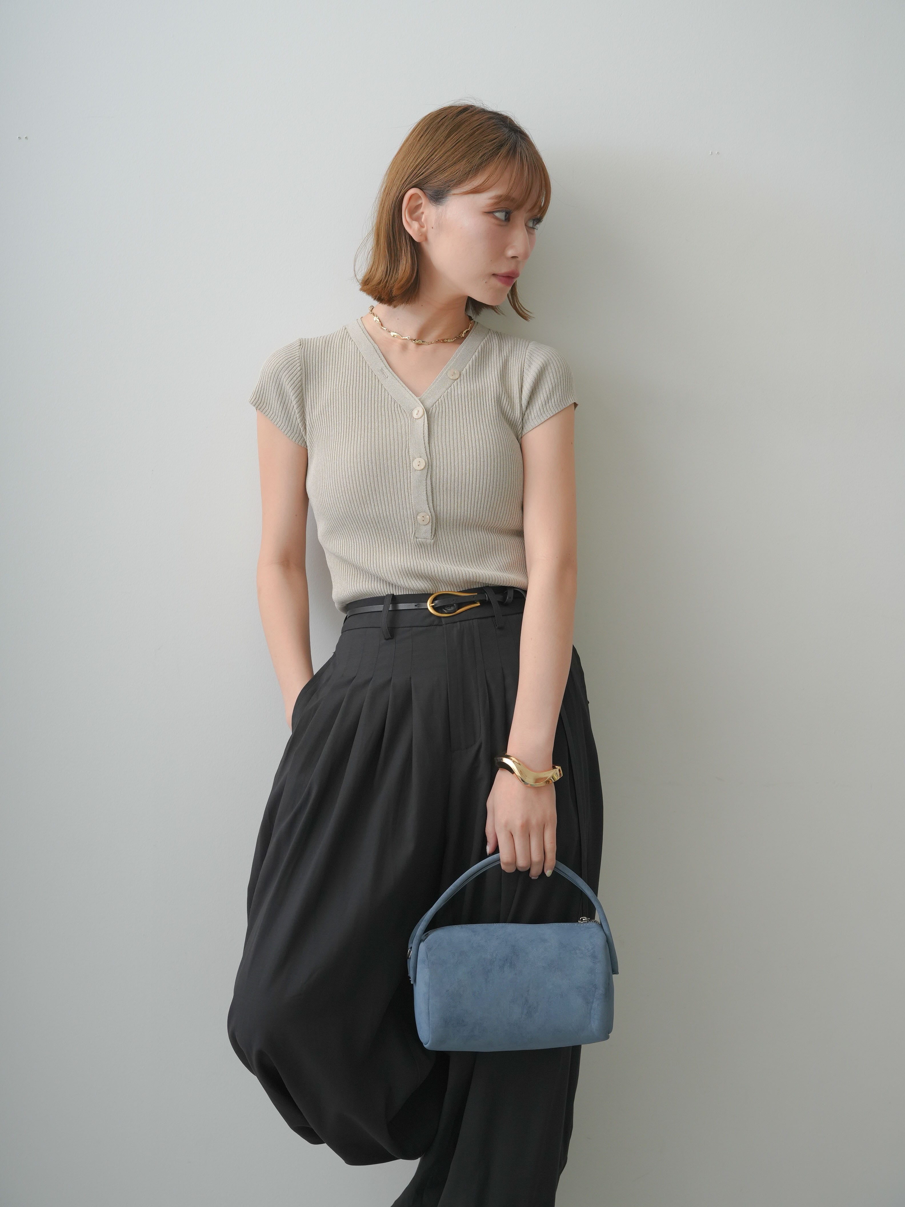 予約]ネックレイヤードヘンリーVネックリブニットトップス/beige – Lumier