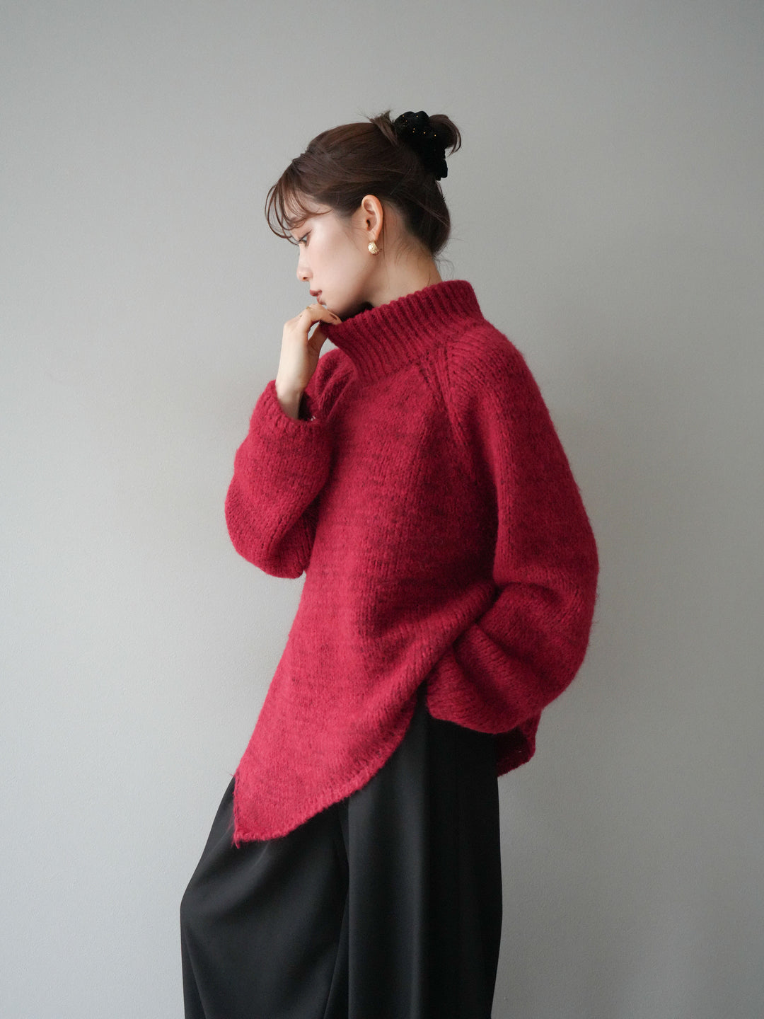 [予約]アシンメトリーハイネックニットプルオーバー/red