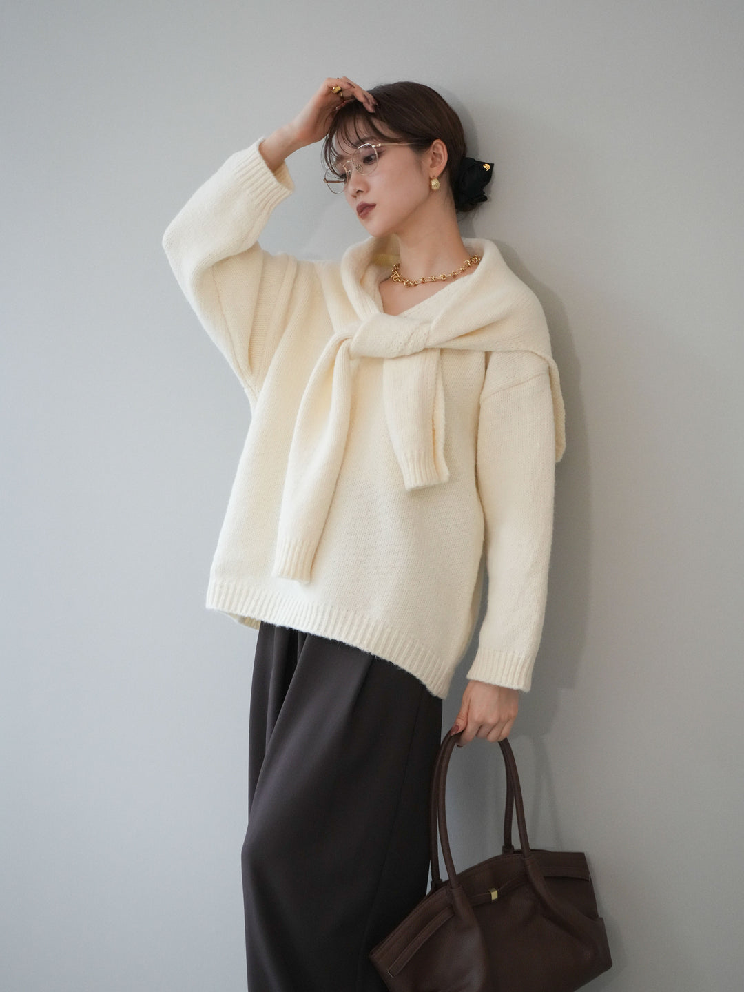 [予約]ストール付きVネックニットプルオーバー/white