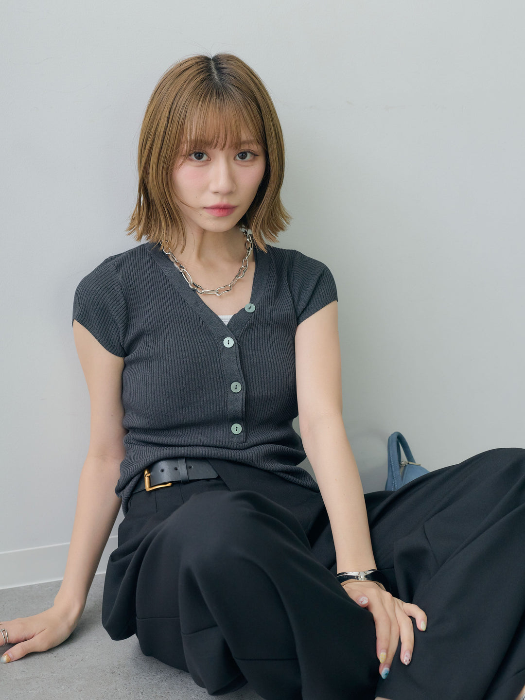 [SET]ネックレイヤードヘンリーVネックリブニットトップス+アシンメトリーベルトタックワイドパンツ(2set)