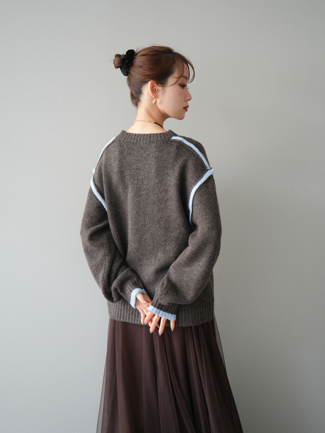 [予約]バイカラーパイピングニットプルオーバー/brown