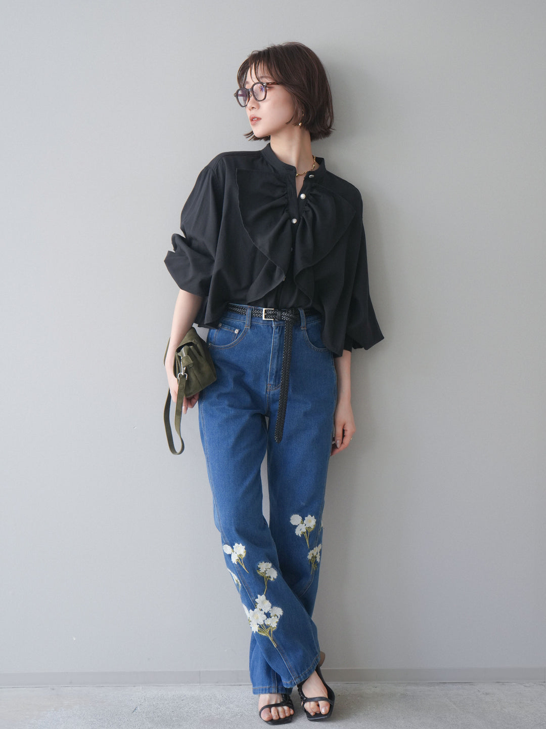 [SET]ラッフルフレアショートブラウス+フラワー刺繍ストレートデニム(2set)