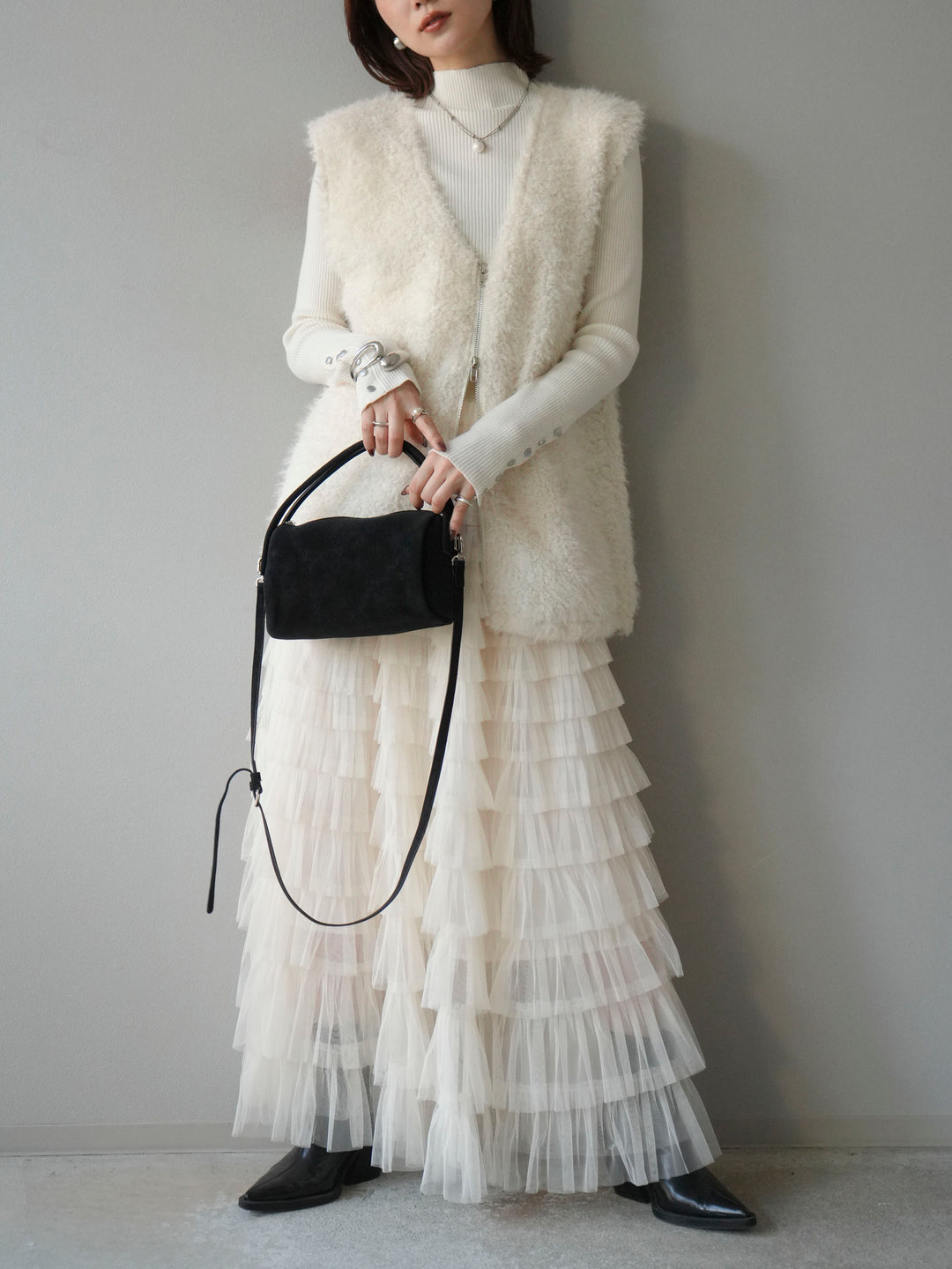 [予約]袖ボタンボトルネックリブニットトップス/アイボリー