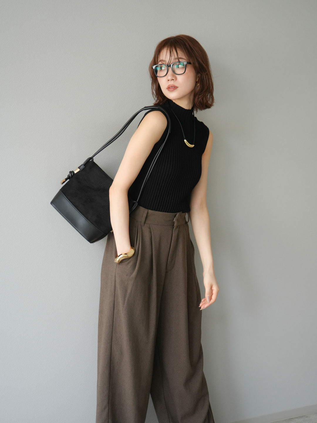 [予約]ボトルネックワッフル編みノースリーブニットトップス/ブラック