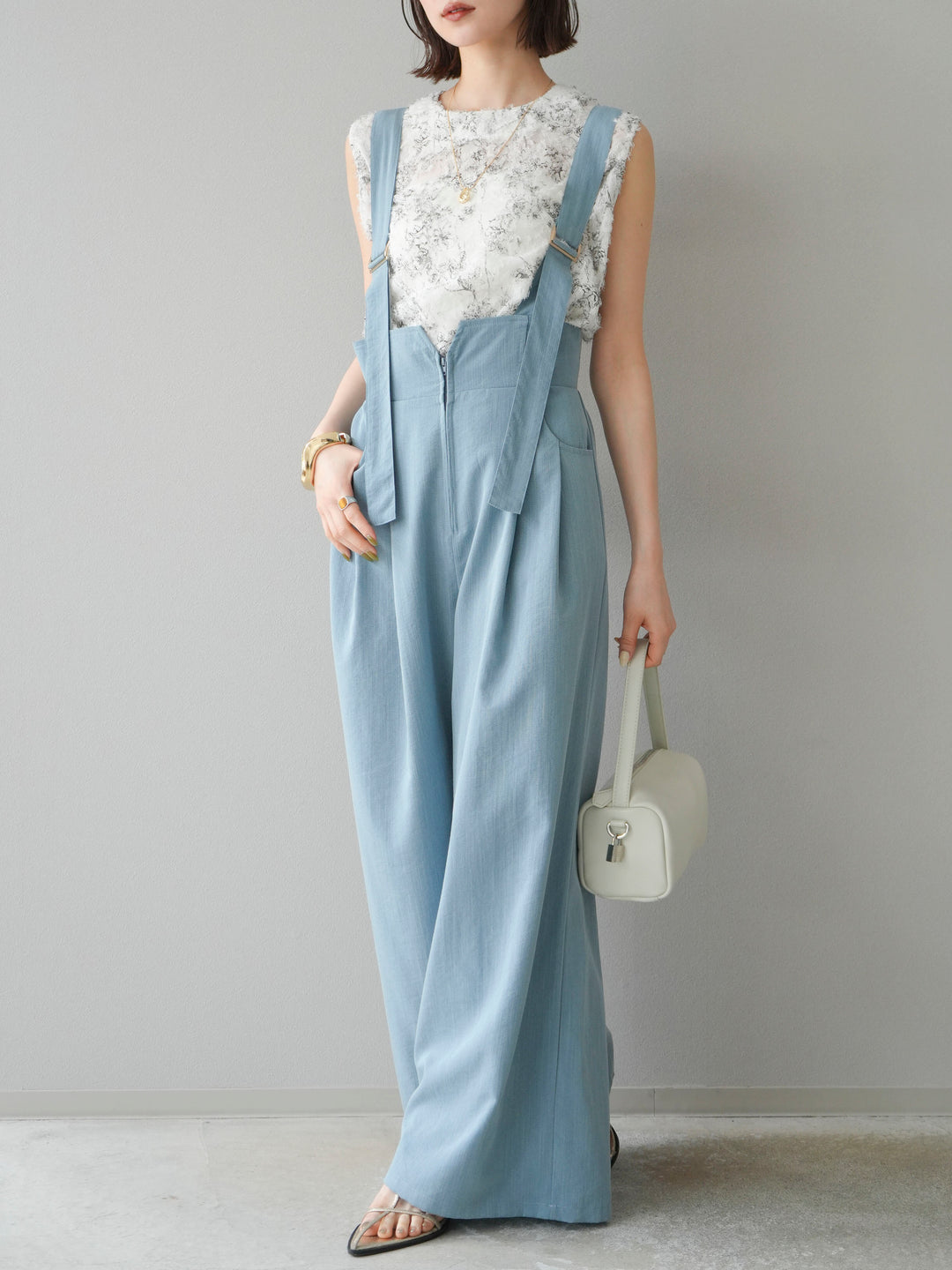 [SET]ストリングデザインハイウエストサロペット+ニュアンスフリンジジャガードノースリーブブラウス(2set)