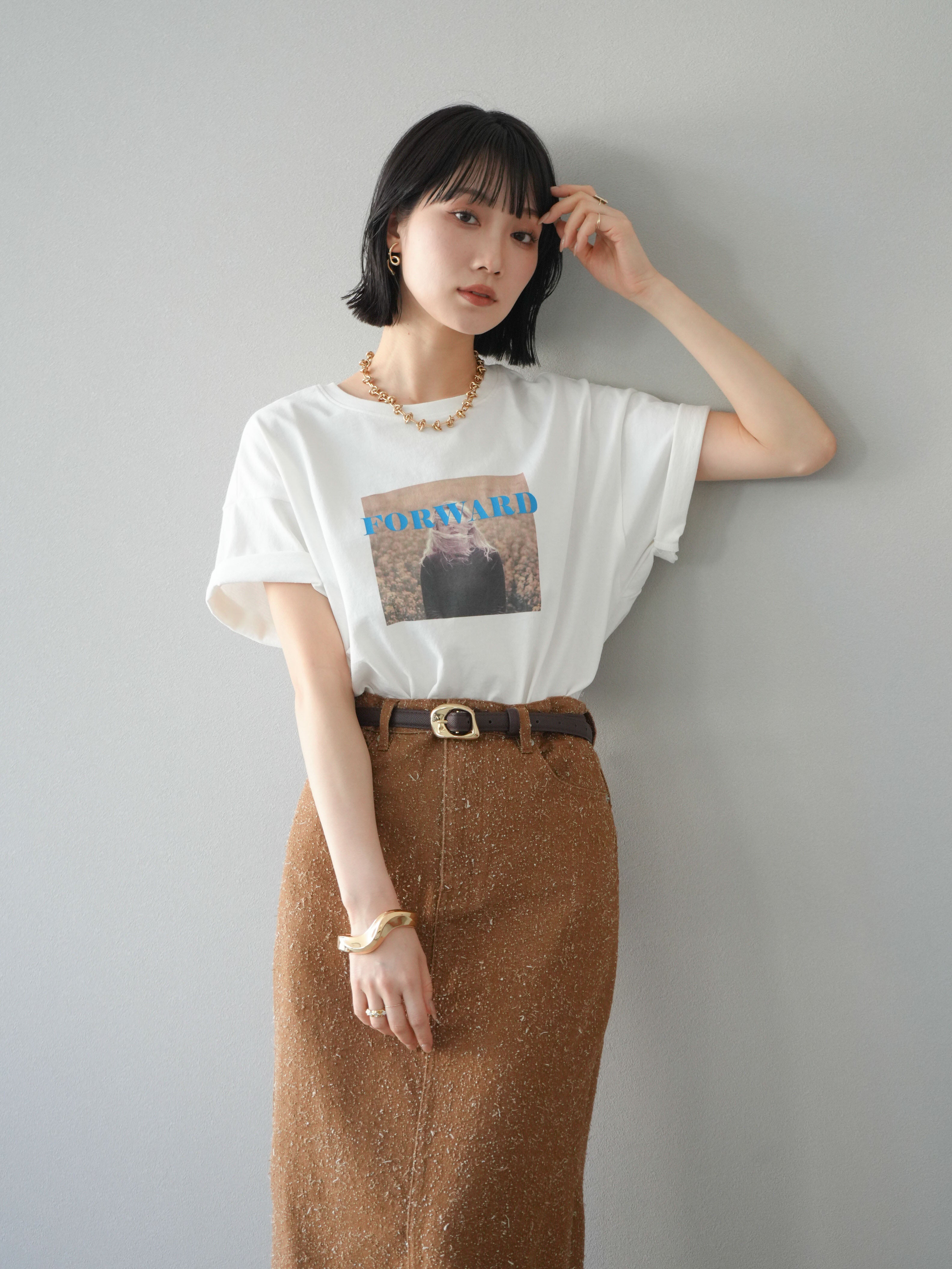 予約]ネオンロゴプリントTシャツ/オフブルー – Lumier