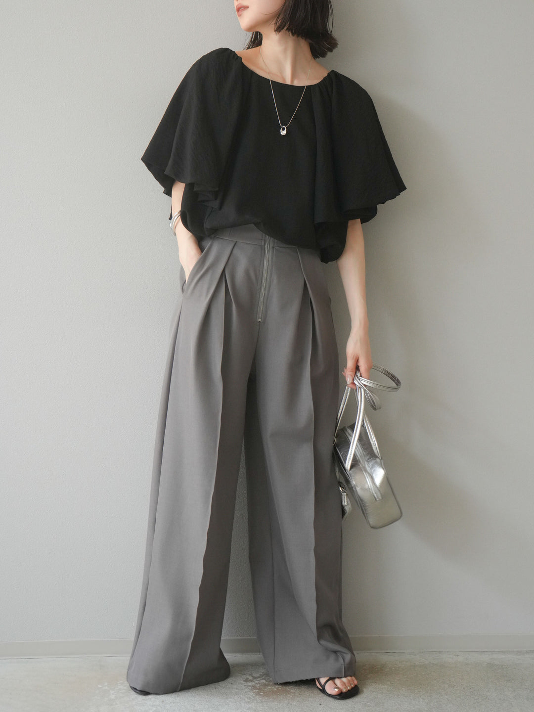 [SET] 燈籠袖褶襉設計上衣 + 拉鍊褶襉寬褲 (2 套)