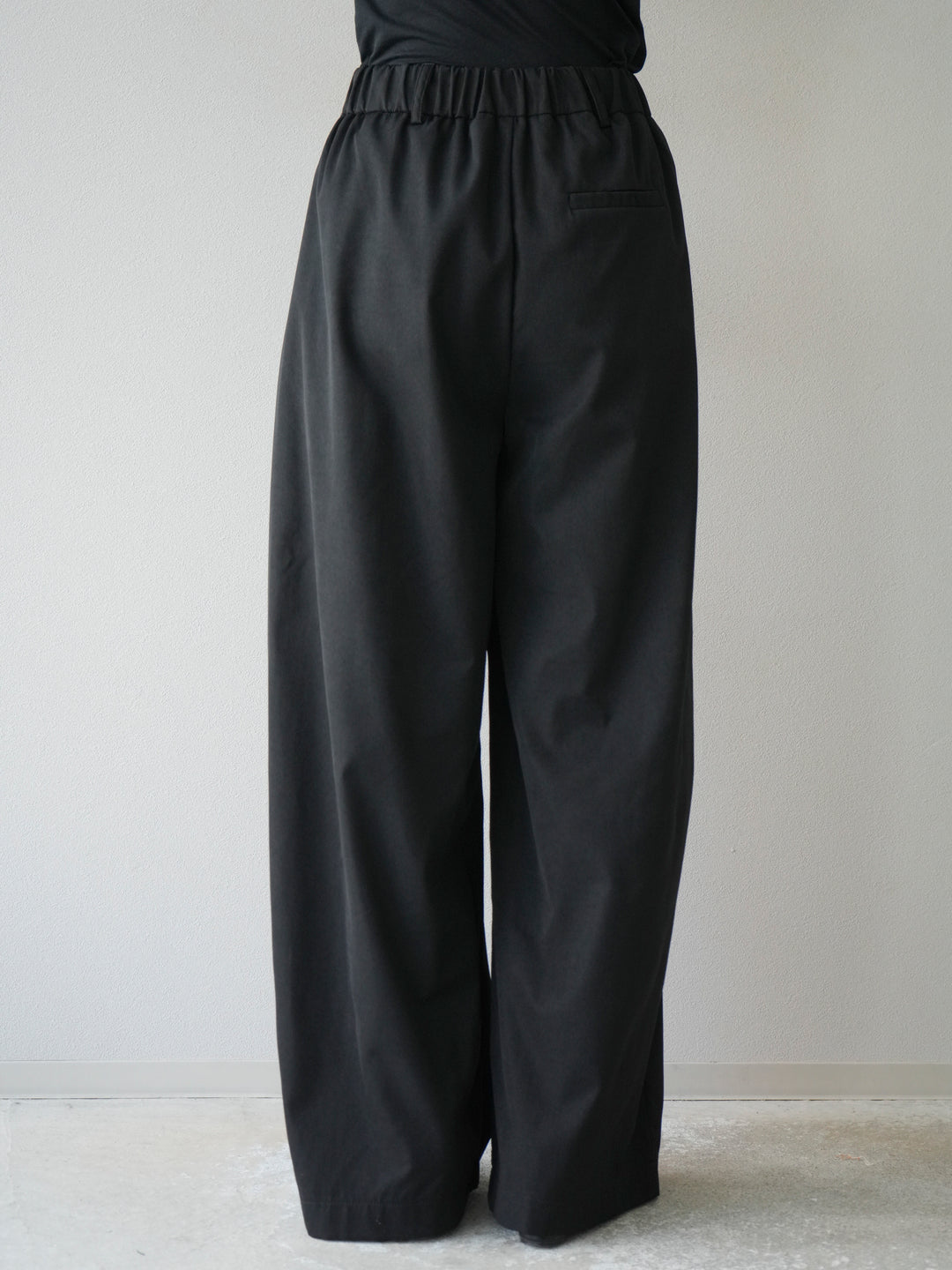 [予約]タックデザインワイドパンツ/ブラック