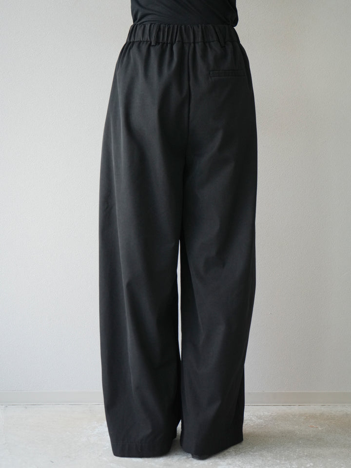 [予約]タックデザインワイドパンツ/ブラック