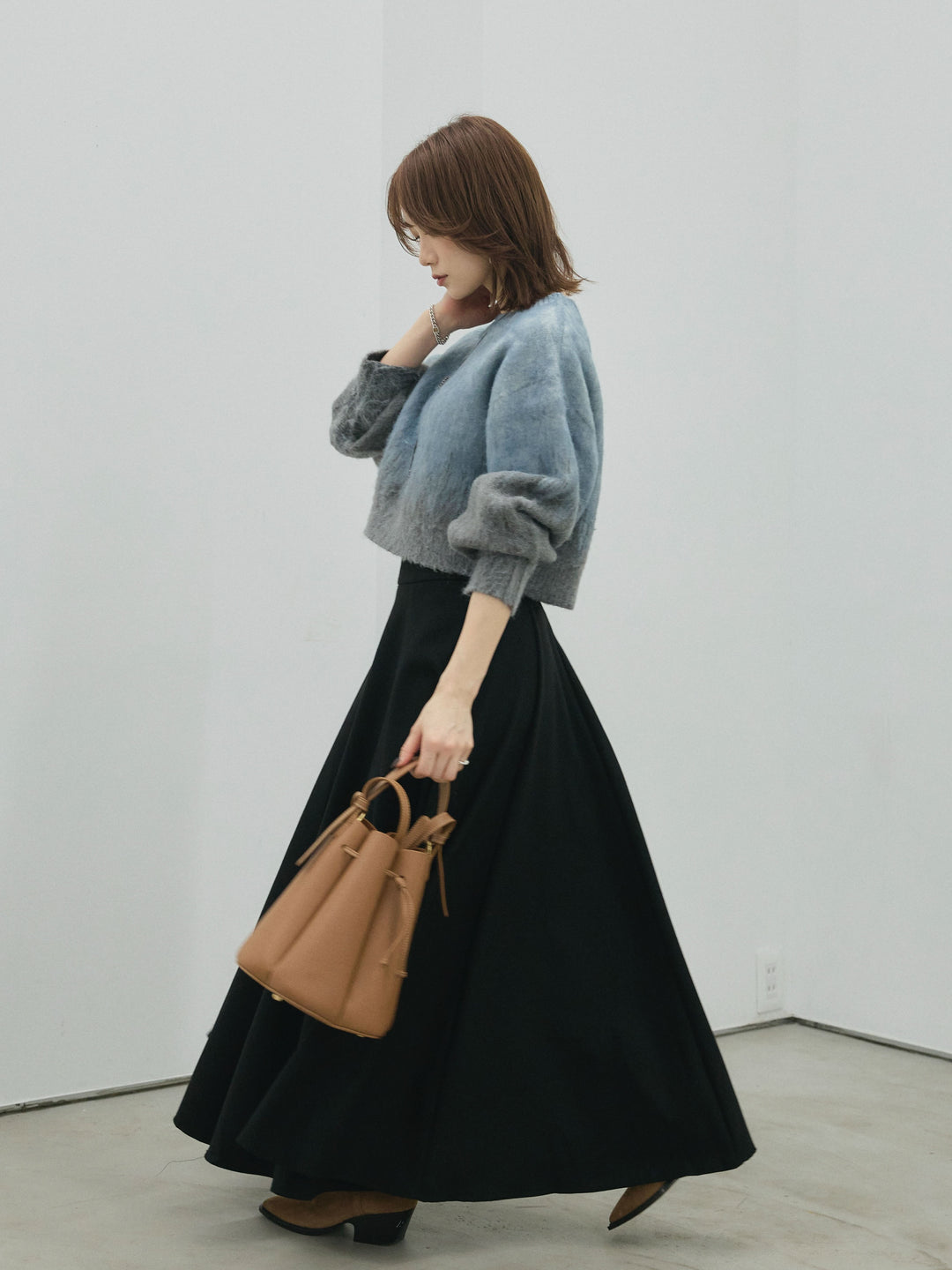 【Allure】[SET]グラデージョンクロップドシャギーニットプルオーバー+ウールタッチフレアスカート(2set)