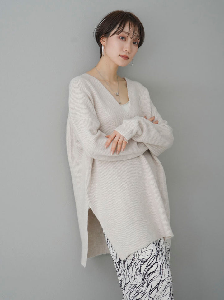 [Pre-order] Deep V-neck side slit knit pullover/oatmeal