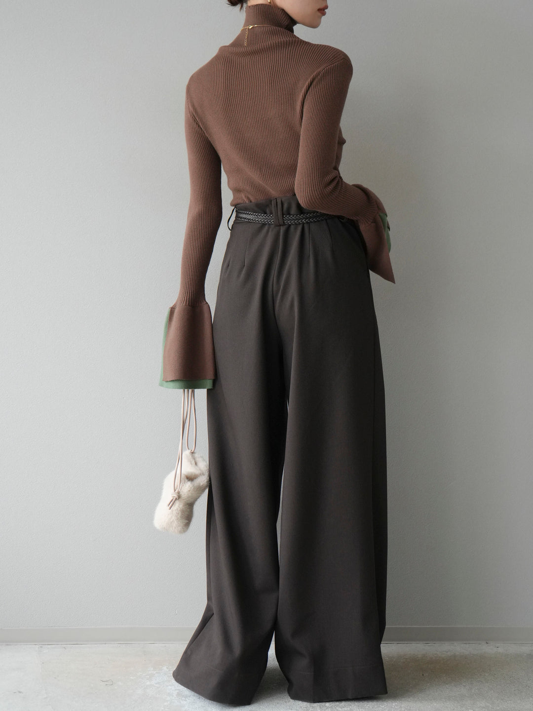 [SET] 疊層喇叭袖高領針織上衣 + 雙褶寬褲 (2 套)