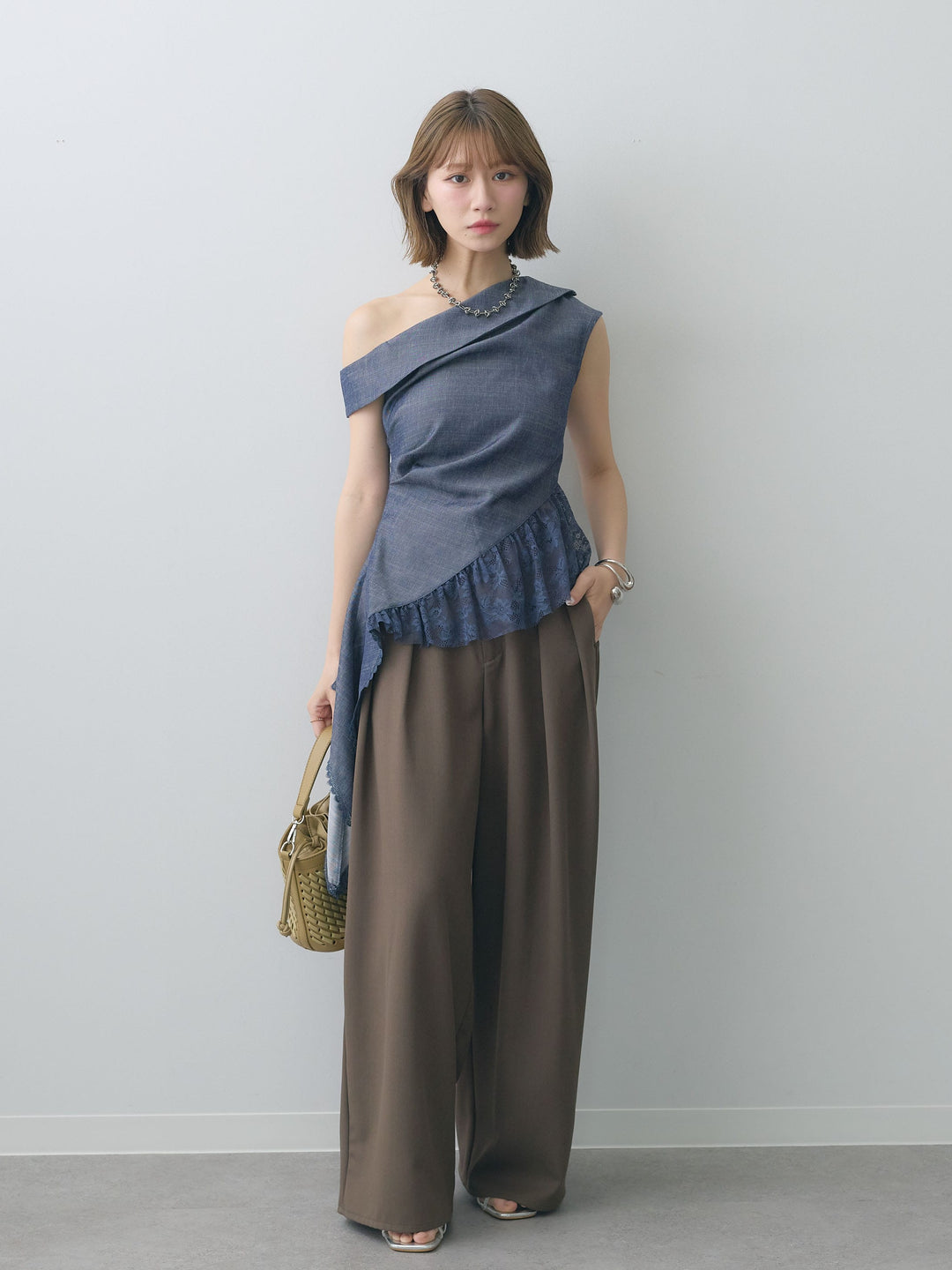 [SET]アシンメトリーラッフルレースヘムトップス+クレープデシンタックワイドパンツ(2set)