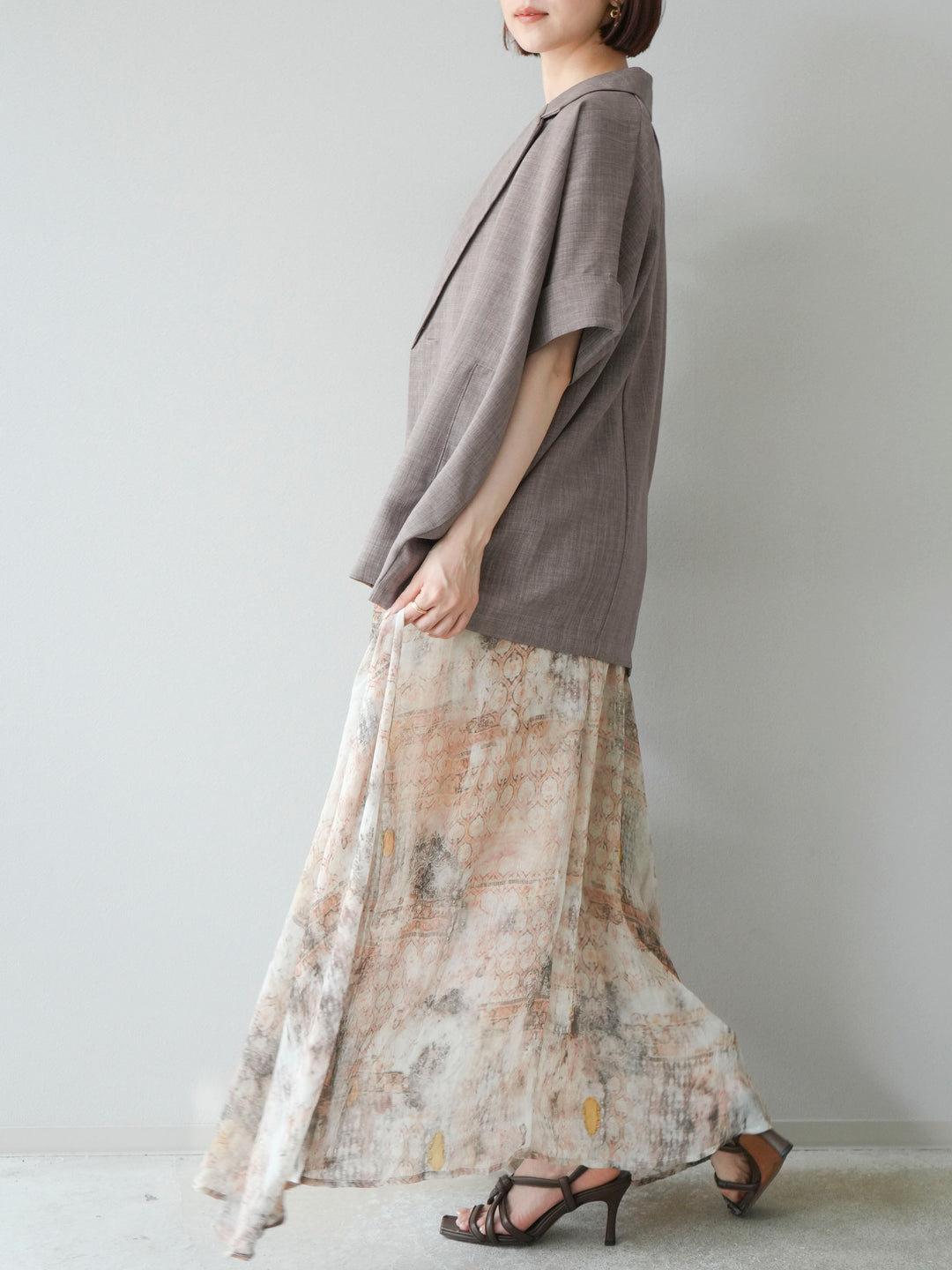 [予約]編み込みショルダーニュアンス柄シフォンワンピース/ベージュ