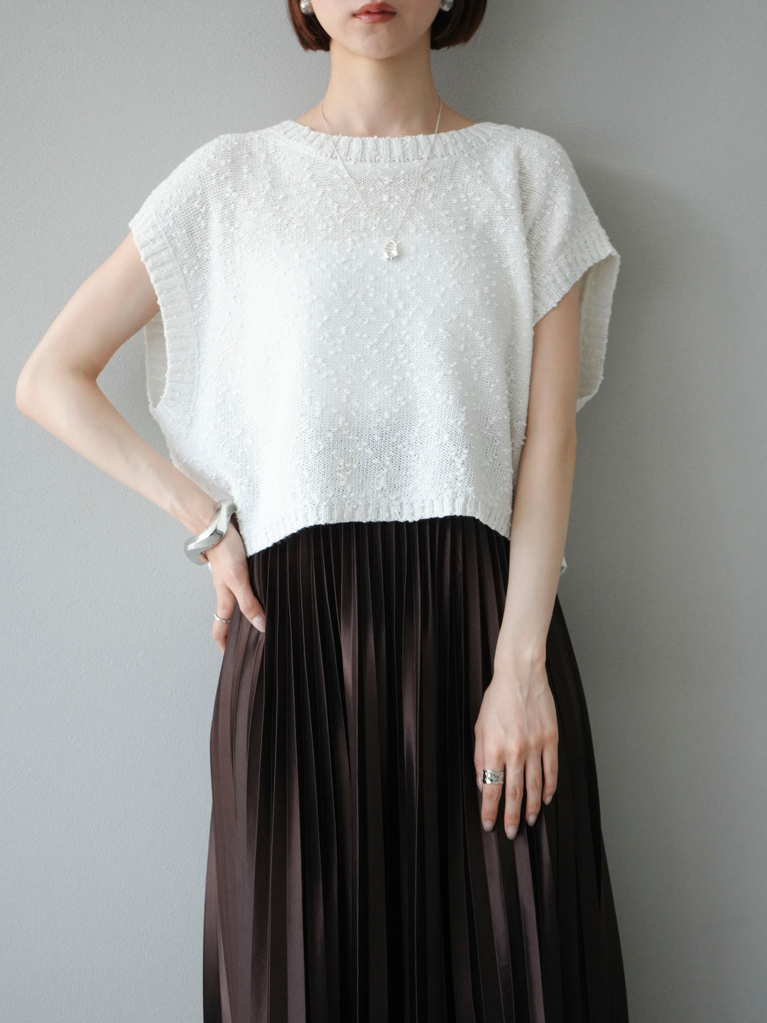 [SET]ネップヤーンクロップドニットベスト+サテンプリーツマキシスカート(2set)