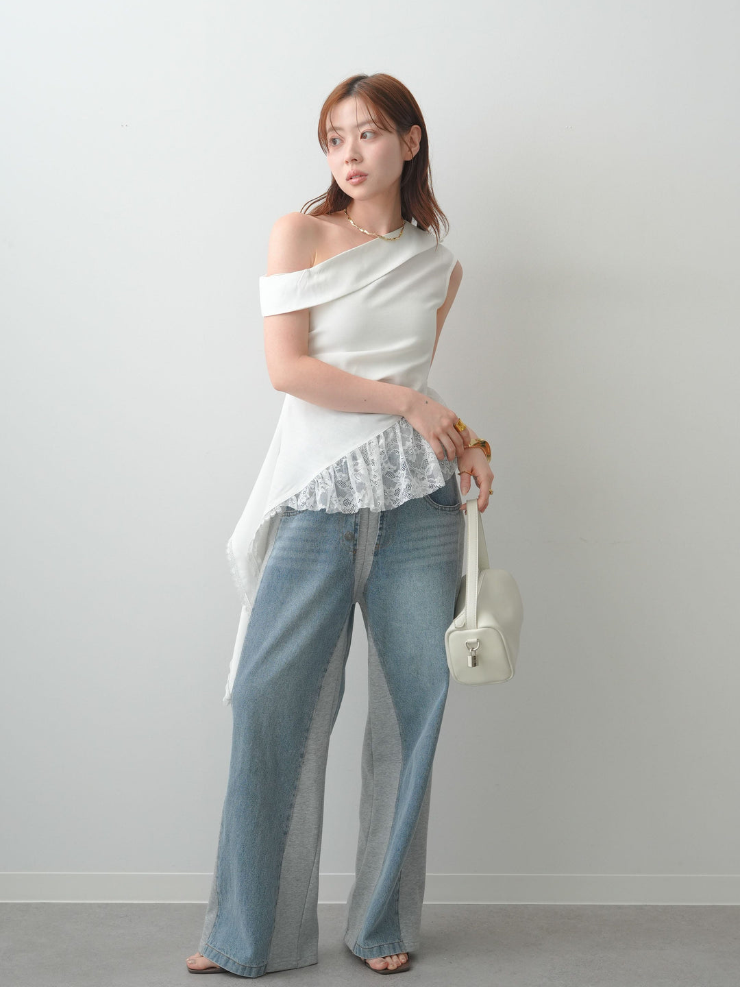 [SET]アシンメトリーラッフルレースヘムトップス+デニム切替スウェットパンツ(2set)